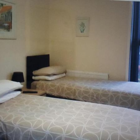Kings Arms Hotel Farnworth Esterno foto