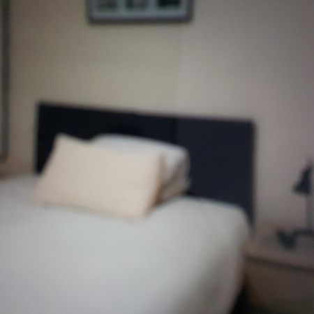 Kings Arms Hotel Farnworth Esterno foto
