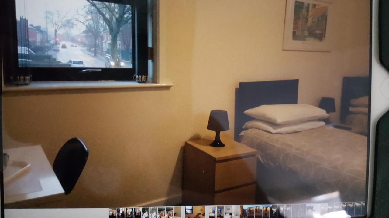Kings Arms Hotel Farnworth Esterno foto