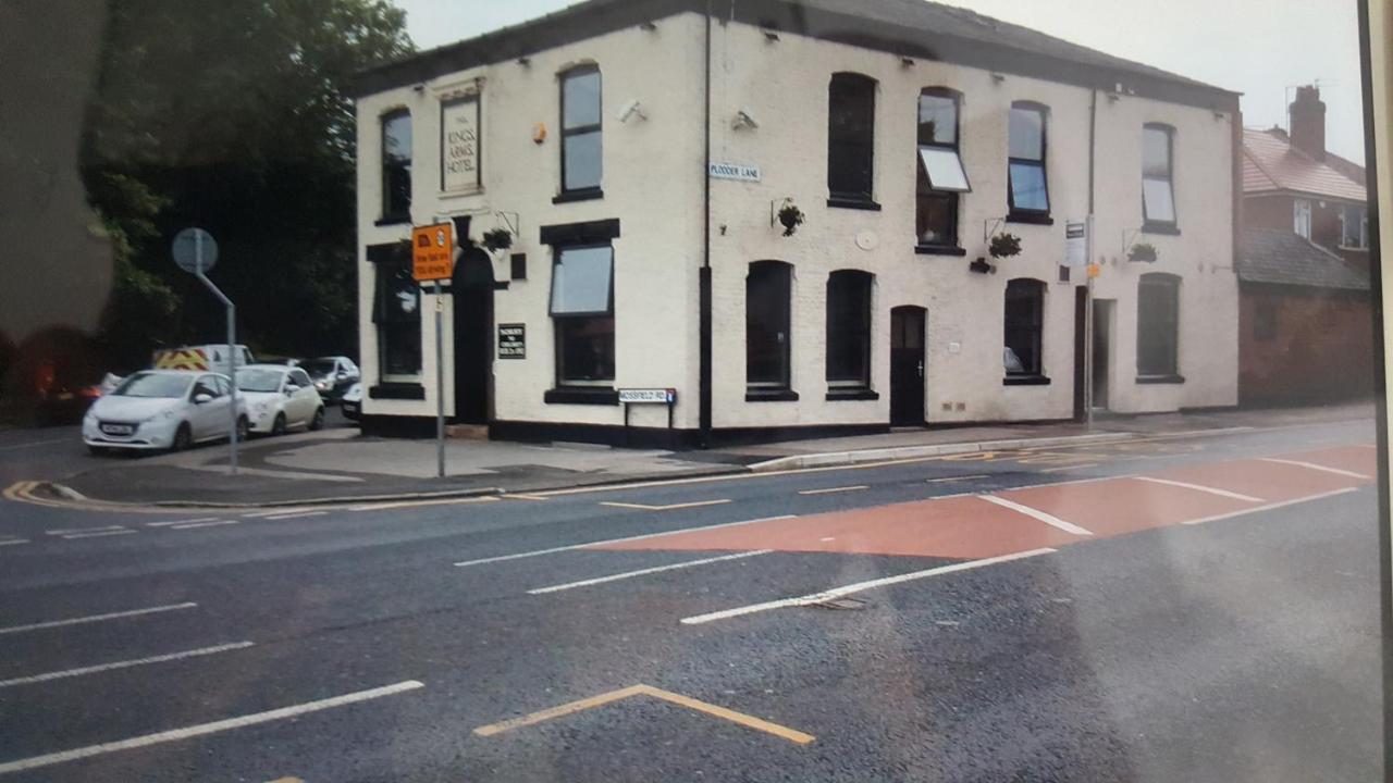 Kings Arms Hotel Farnworth Esterno foto